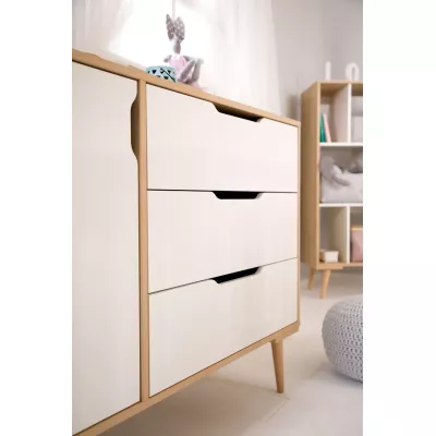 Gyerekszobai komód BRELA - bükk / fehér
