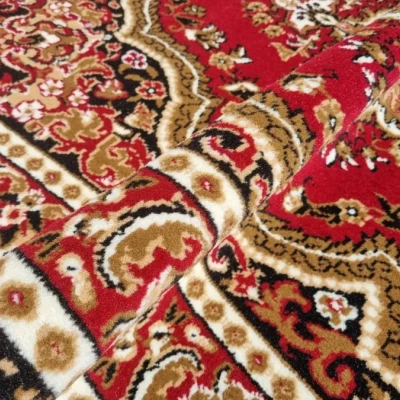 Téglalap alakú szőnyeg 140x190 cm LUKEN - piros
