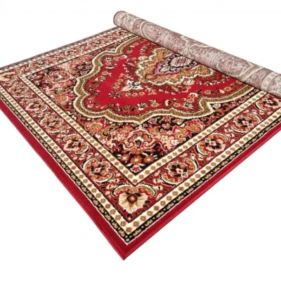 Téglalap alakú szőnyeg 140x190 cm LUKEN - piros