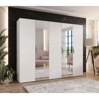 Széles gardrób 250 cm AMARIS 2 tükörrel - fehér / kasmír fogantyúk