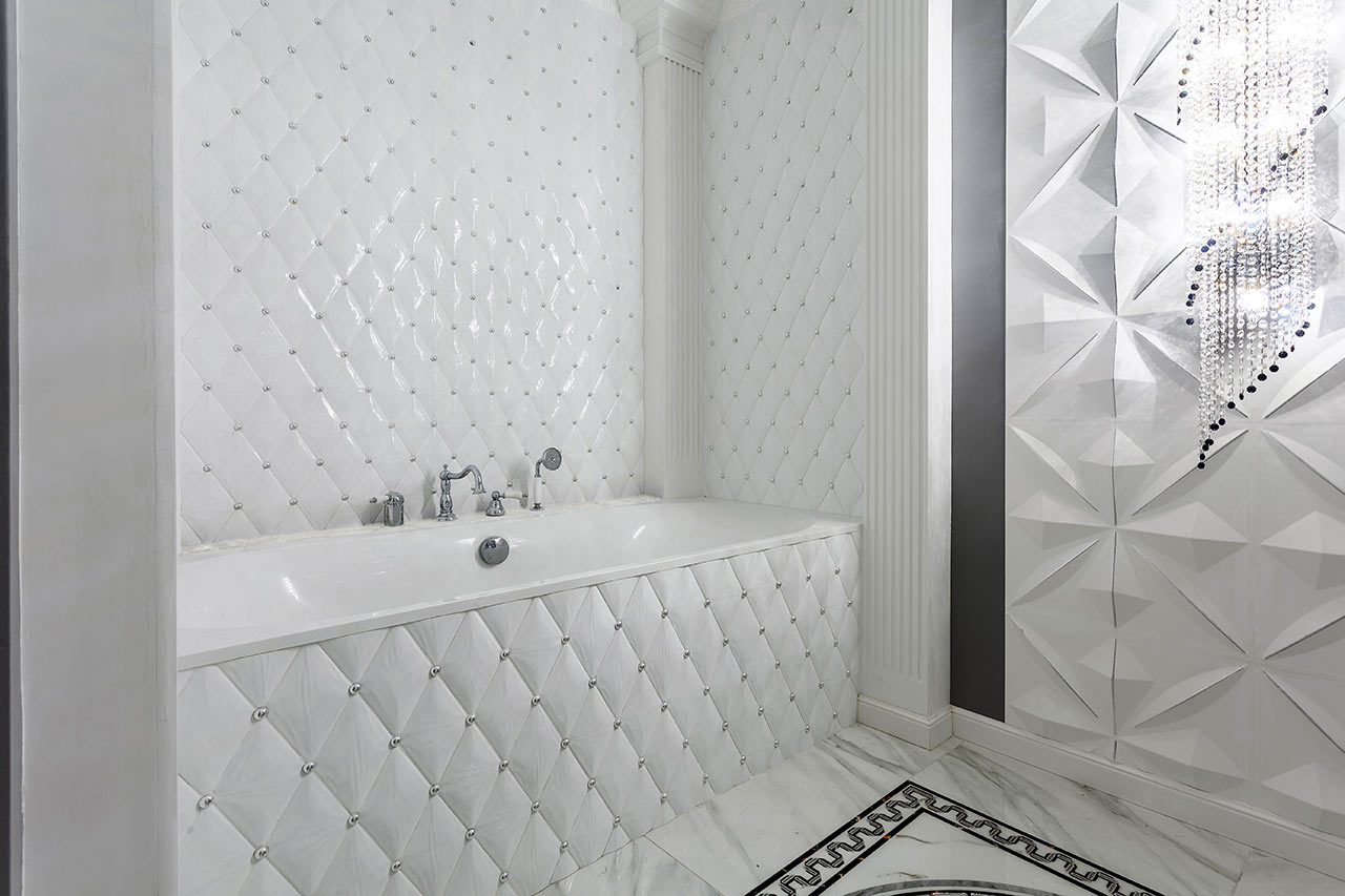 A fekete-fehér kombináció tisztán és minimalistán hat a fürdőszobában